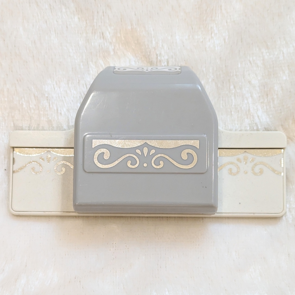 EK Flourish Scroll Paper Punch